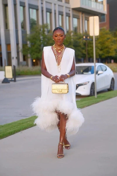 Maaya | エレガントなノースリーブホワイトフェザー パッチワーク不規則裾ミディドレス